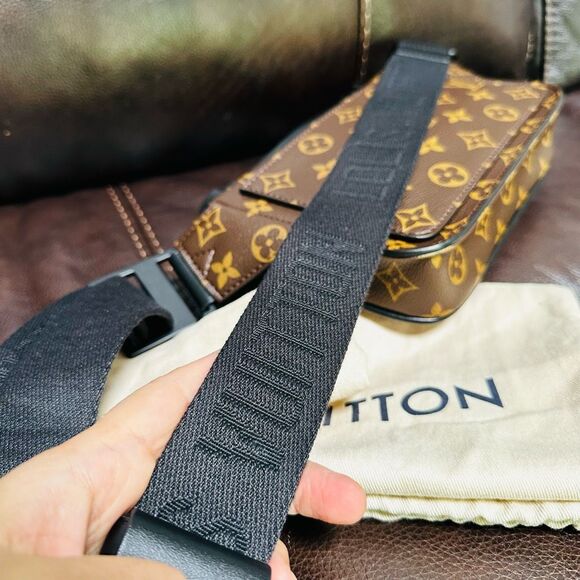 Louis Vuitton S Lock Sling Bag - Picture 10 of 16
